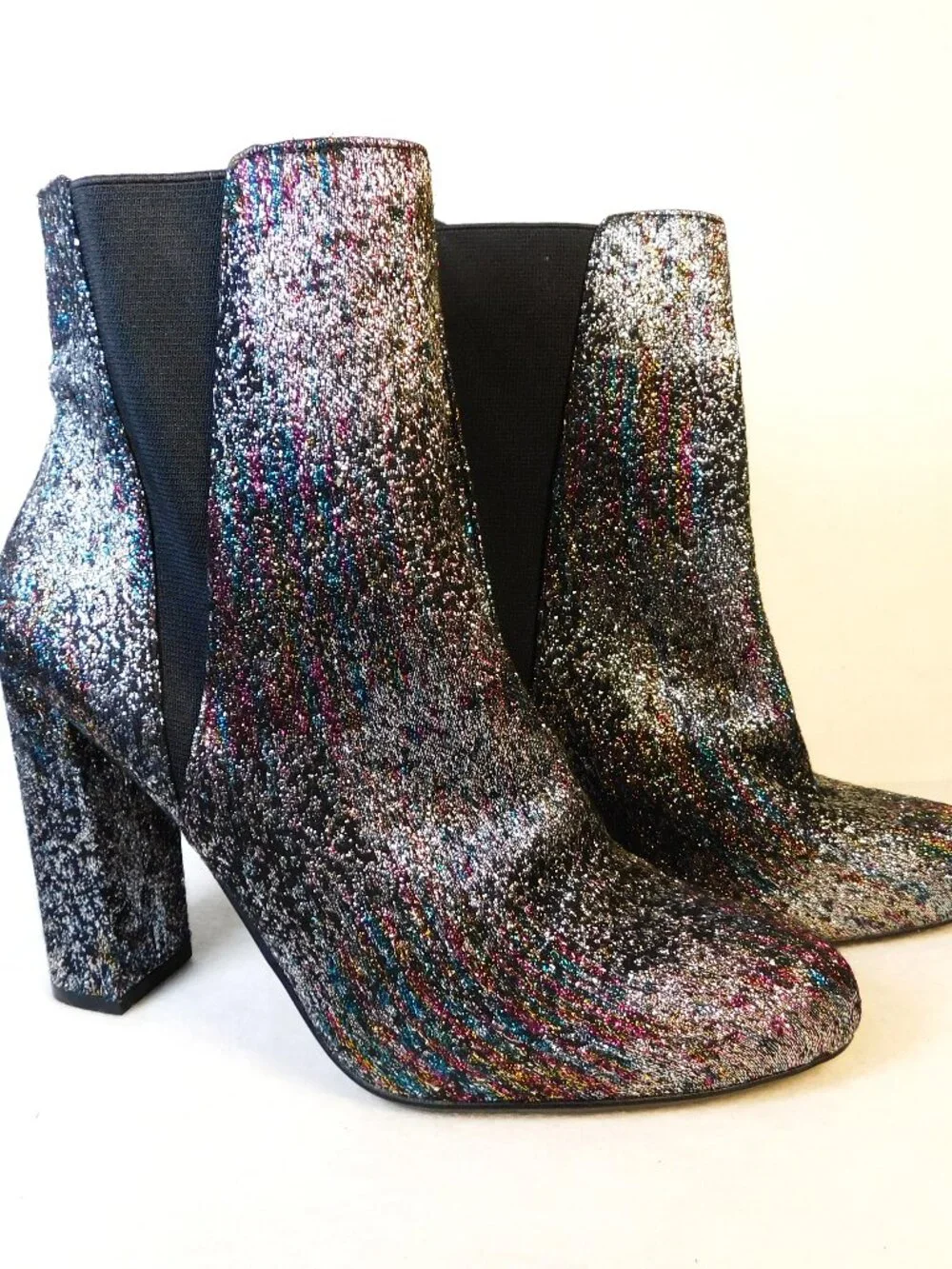 Steve Madden Women's Size 8M Effect Metallic Silver Rainbow Slip On Ankle Boots